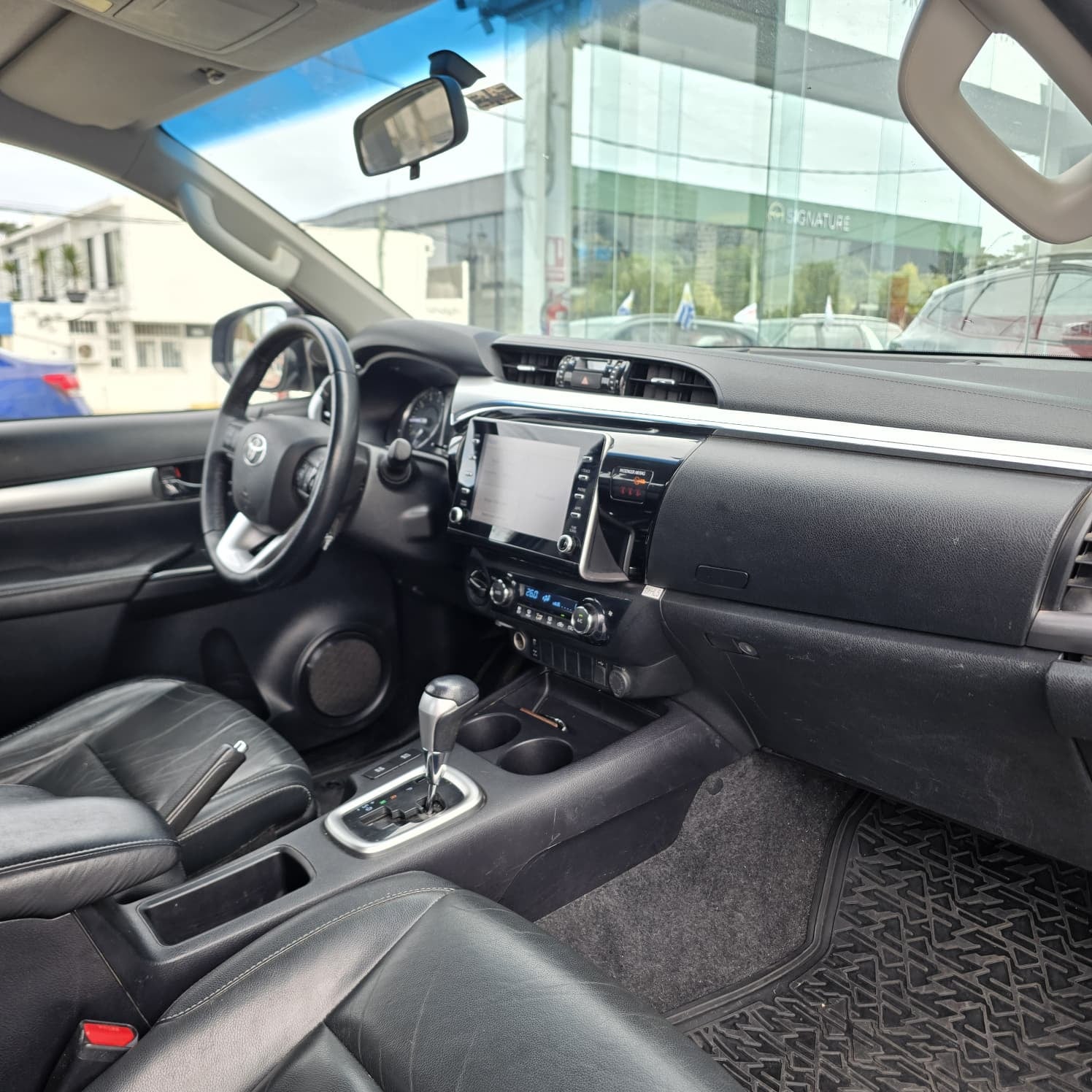 Toyota Hilux - Foto 13